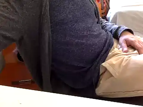 Snapshot of BADGUY2021 chatting on January 3, 9:47 am BADGUY2021 online show from January 3, 9:47 am