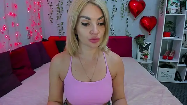 LunaBellucci online show from April 28, 8:41 am