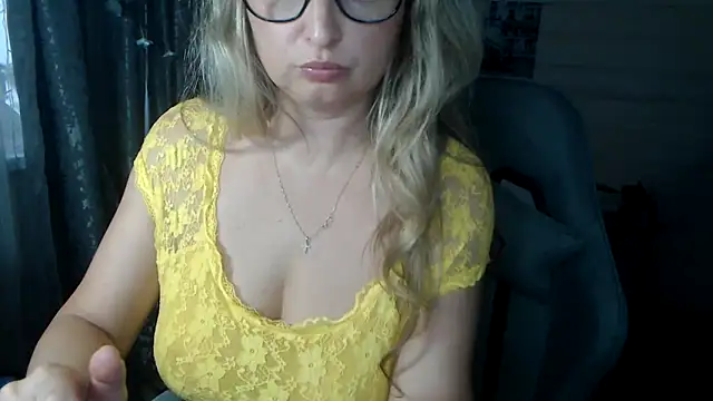 RubiLakros online show from October 22, 1:22 pm