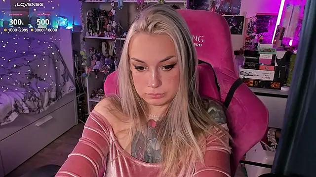 ChloeKohaku online show from November 1, 5:31 am