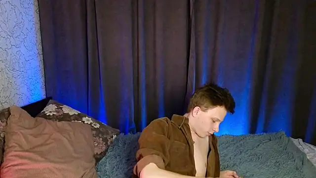 arlekincrop online show from December 3, 10:18 pm