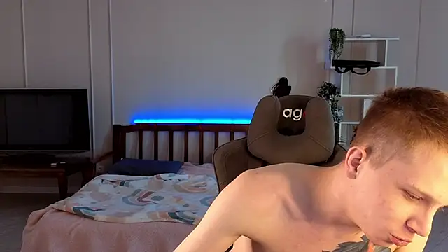 arlekincrop online show from September 29, 3:00 am