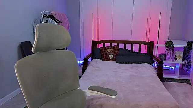 Snapshot of arlekincrop chatting on December 4, 3:05 am arlekincrop online show from December 4, 3:05 am