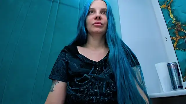 Snapshot of JuliaBusty chatting on December 14, 4:29 am JuliaBusty online show from December 14, 4:29 am