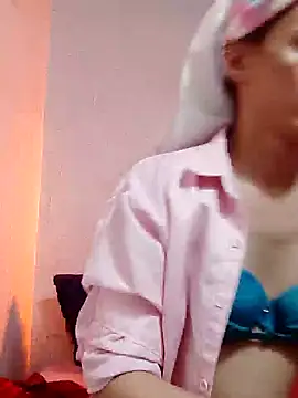 Snapshot of QueenSoreal chatting on February 6, 4:47 pm QueenSoreal online show from February 6, 4:47 pm