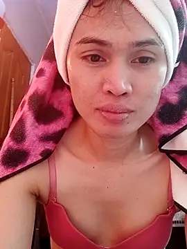 Snapshot of QueenSoreal chatting on February 23, 3:18 pm QueenSoreal online show from February 23, 3:18 pm