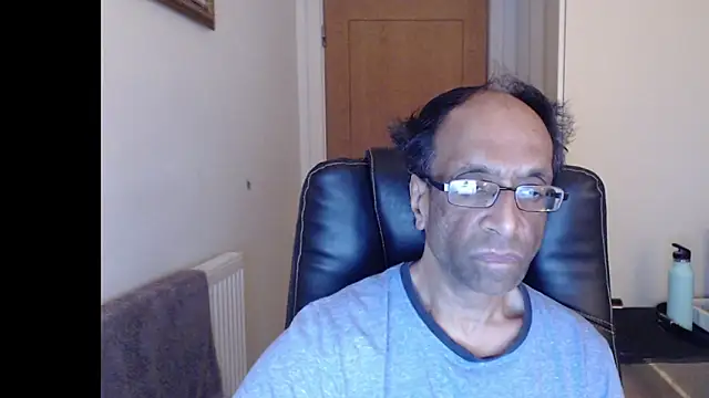 rauncher1 online show from April 4, 11:46 pm