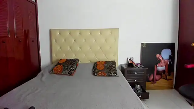 LUISSA  online show from February 4, 1:16 pm