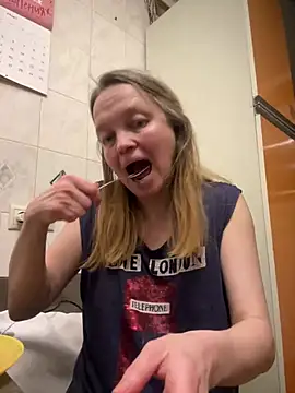 Susanel online show from March 7, 8:44 pm