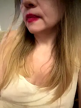 Susanel online show from October 4, 8:18 pm