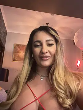 YaaraCollins online show from December 7, 12:08 am