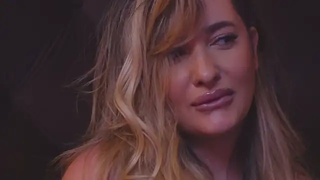 YaaraCollins online show from December 13, 11:39 pm