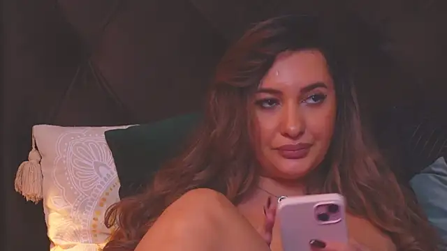 YaaraCollins online show from January 7, 7:52 am