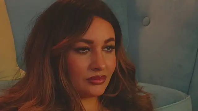 YaaraCollins online show from February 6, 11:37 pm