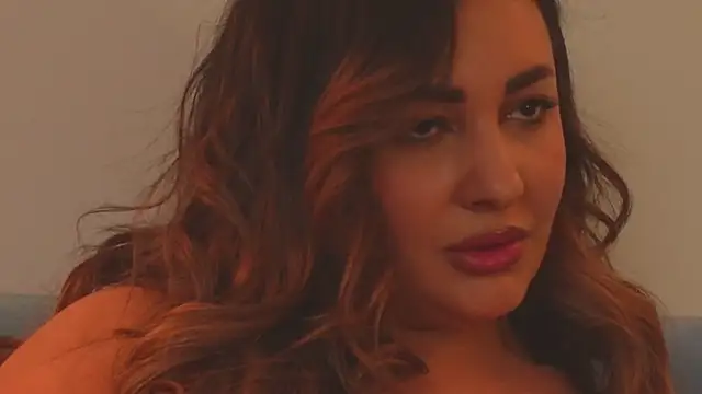 YaaraCollins online show from February 25, 11:44 pm