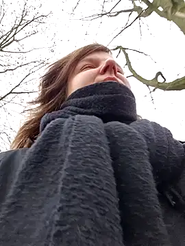 Snapshot of Cutegirlforyou chatting on December 13, 10:30 am Cutegirlforyou online show from December 13, 10:30 am