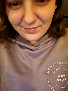 Snapshot of Cutegirlforyou chatting on February 8, 9:35 am Cutegirlforyou online show from February 8, 9:35 am