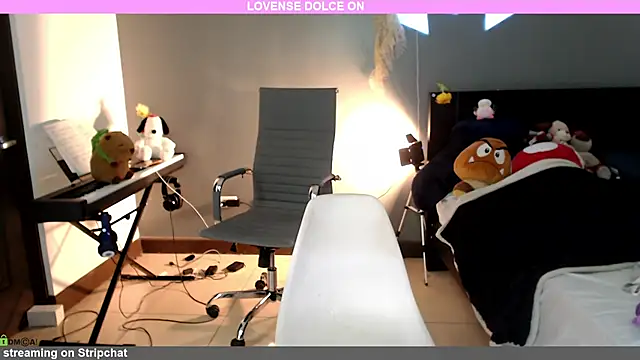 Snapshot of minarocket_ chatting on February 22, 4:19 pm minarocket online show from February 22, 4:19 pm