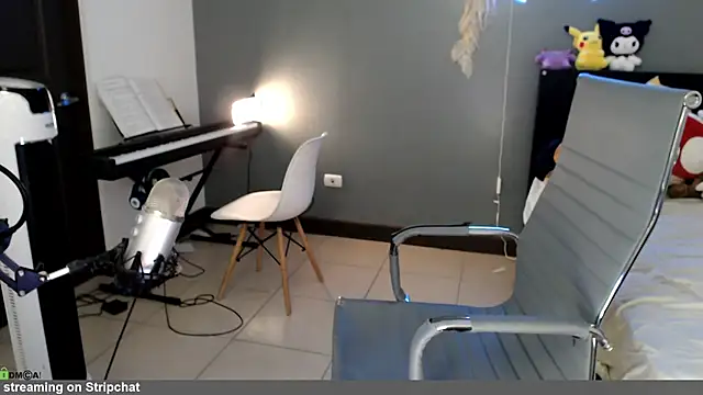 minarocket  online show from April 7, 6:41 pm