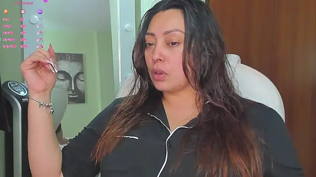 Snapshot of Kyllie_B chatting on February 25, 1:09 am Kyllie B online show from February 25, 1:09 am