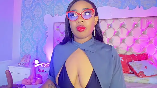 CaseyMoon online show from April 16, 12:39 pm