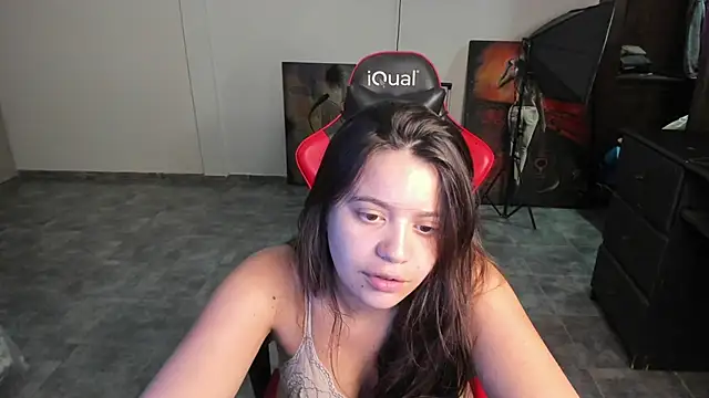 Snapshot of kiarafonseca_ chatting on December 5, 1:14 am kiarafonseca  online show from December 5, 1:14 am