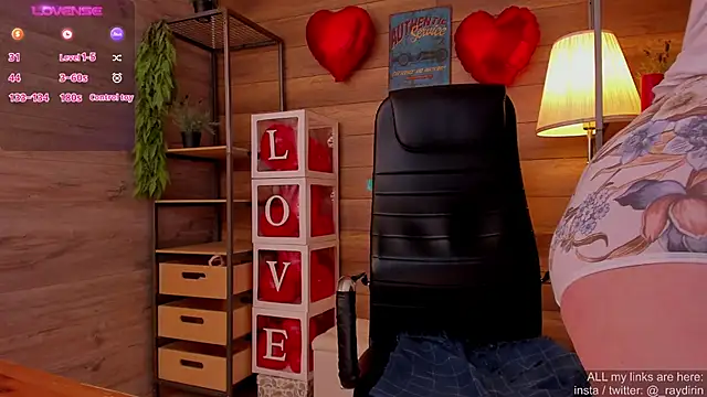 Snapshot of Raydirin chatting on February 23, 10:20 pm Raydirin online show from February 23, 10:20 pm