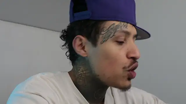 trieone online show from December 18, 6:46 pm