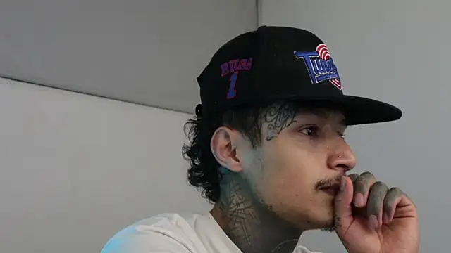 trieone online show from February 11, 5:58 am