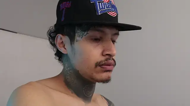 trieone online show from February 26, 3:08 pm