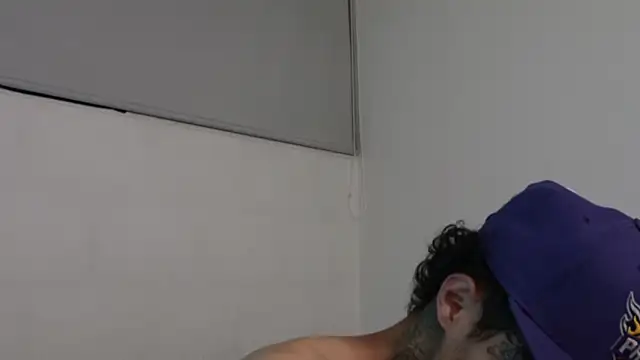 trieone online show from March 1, 4:04 am