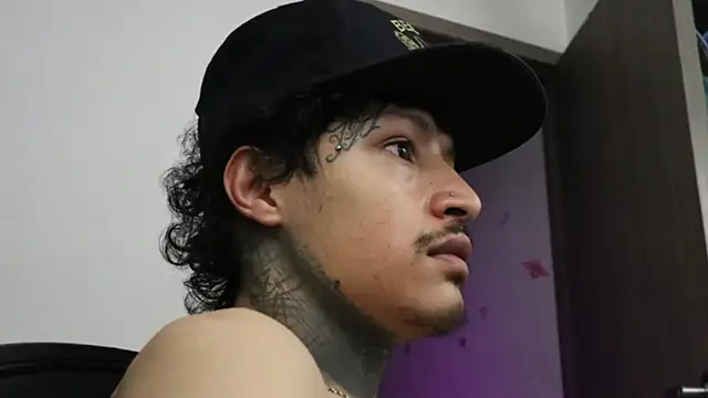 trieone online show from October 16, 11:17 pm