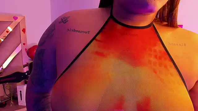 Victoria14  online show from February 17, 12:21 am