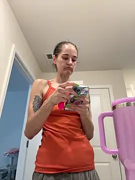 Snapshot of lolabunny9 chatting on September 13, 5:02 pm lolabunny9 online show from September 13, 5:02 pm