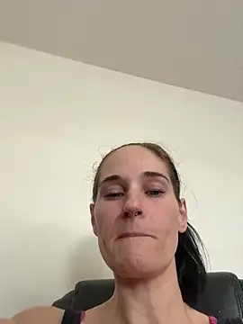 Snapshot of lolabunny9 chatting on October 25, 5:51 pm lolabunny9 online show from October 25, 5:51 pm