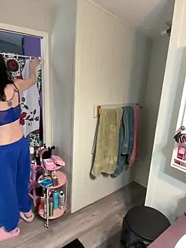 Snapshot of lolabunny9 chatting on December 14, 4:56 pm lolabunny9 online show from December 14, 4:56 pm