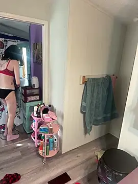 Snapshot of lolabunny9 chatting on December 17, 2:56 pm lolabunny9 online show from December 17, 2:56 pm