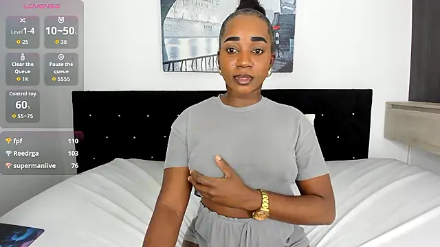 cristaaalclocks1 online show from January 31, 7:11 pm