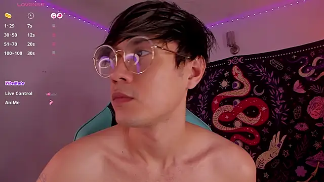 Snapshot of LeaneSeb chatting on January 12, 5:44 pm LeaneSeb online show from January 12, 5:44 pm