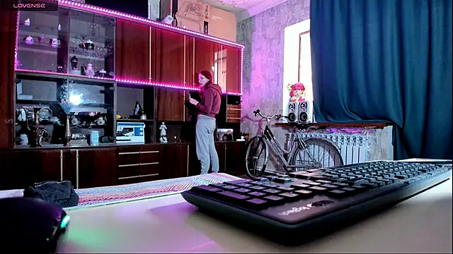 pa1e pr1ncess online show from February 14, 10:07 am