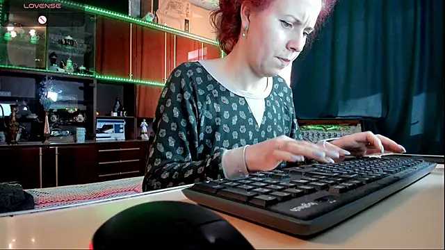 pa1e pr1ncess online show from March 4, 12:01 pm