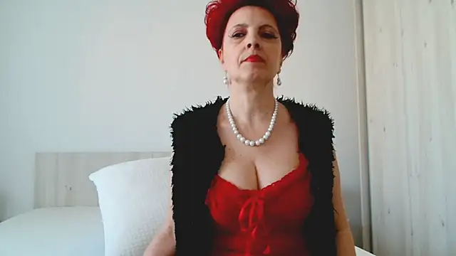Snapshot of MilfSupreme chatting on March 8, 11:05 am MilfSupreme online show from March 8, 11:05 am