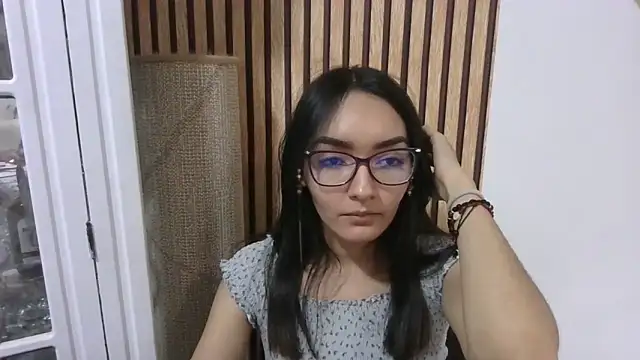 LinzyBaner online show from February 13, 12:35 am