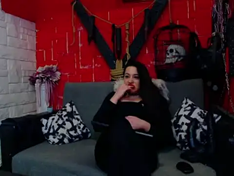 Snapshot of MistressRachelle chatting on January 28, 1:18 am MistressRachelle online show from January 28, 1:18 am