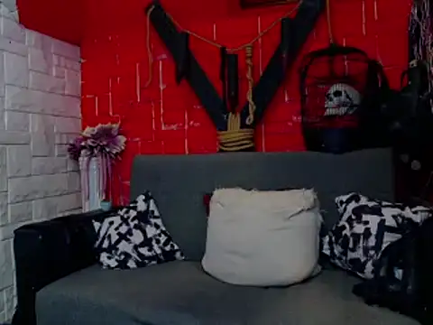 Snapshot of MistressRachelle chatting on February 15, 10:31 pm MistressRachelle online show from February 15, 10:31 pm