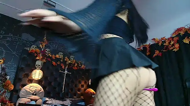 AlexHoe  online show from September 30, 6:46 pm