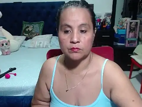 Snapshot of pervert_mommy_ chatting on December 31, 10:48 am pervert mommy online show from December 31, 10:48 am