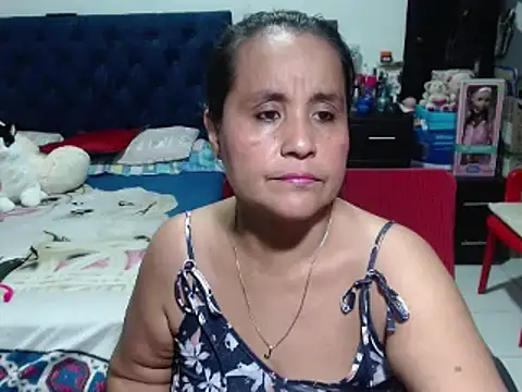 Snapshot of pervert_mommy_ chatting on January 15, 10:17 am pervert mommy online show from January 15, 10:17 am