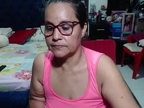 Snapshot of pervert_mommy_ chatting on January 26, 3:14 pm pervert mommy online show from January 26, 3:14 pm