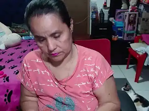 Snapshot of pervert_mommy_ chatting on February 14, 10:07 am pervert mommy online show from February 14, 10:07 am